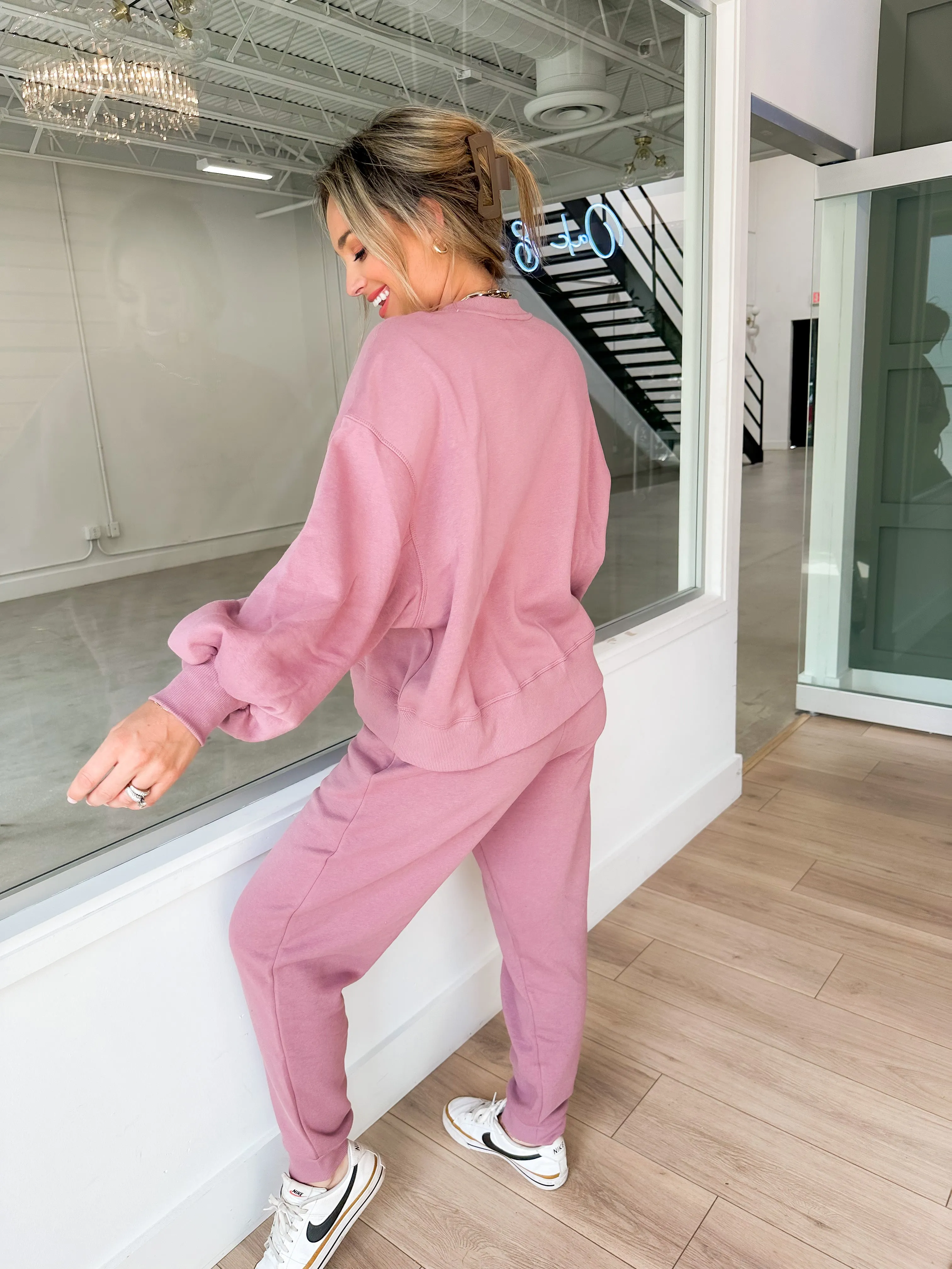 Virginia Sweatshirt - Pink Crewneck